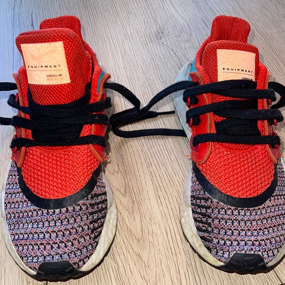 Adidas Big Kids sz 4